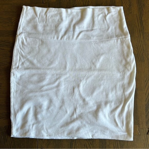 💥3/$17💥 Charlotte Russe | High Waisted Bodycon | White Mini Skirt | Size S - Picture 4 of 9